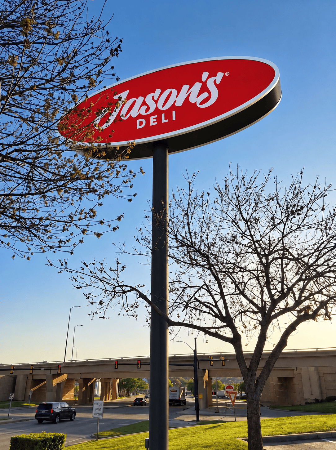 Pylon Signs<br />
